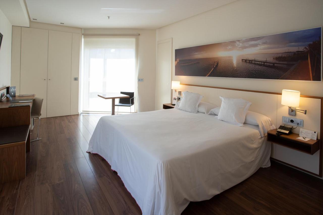 Hotel Primus Valenza Esterno foto