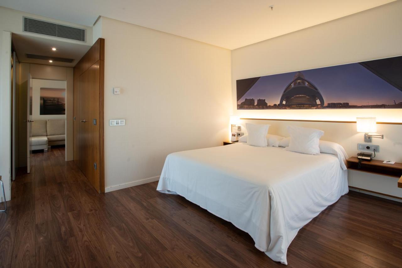 Hotel Primus Valenza Esterno foto