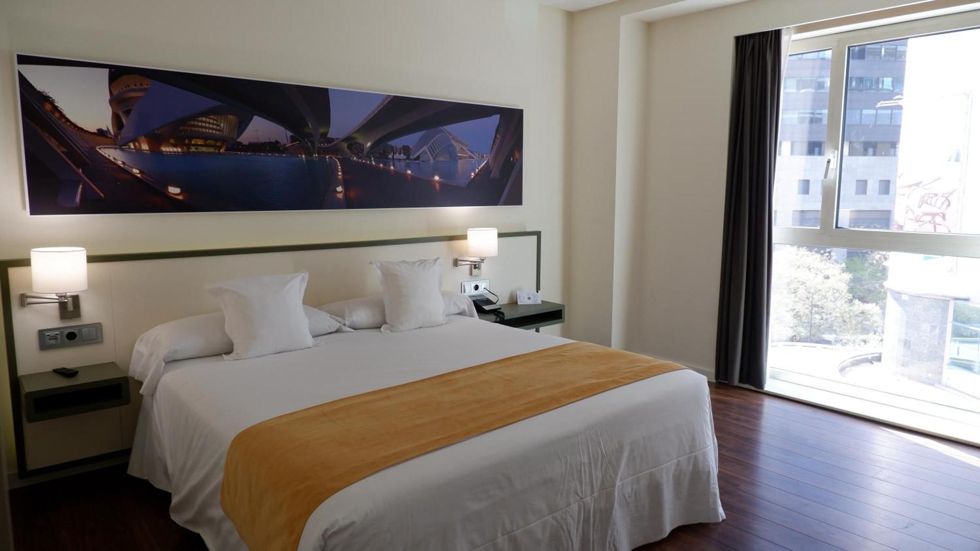 Hotel Primus Valenza Esterno foto