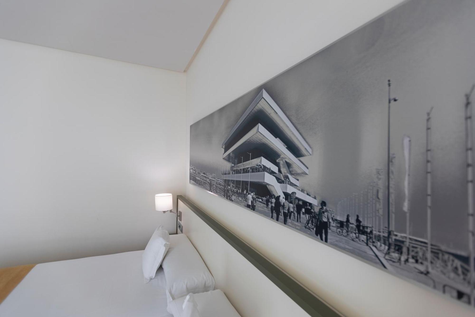 Hotel Primus Valenza Esterno foto