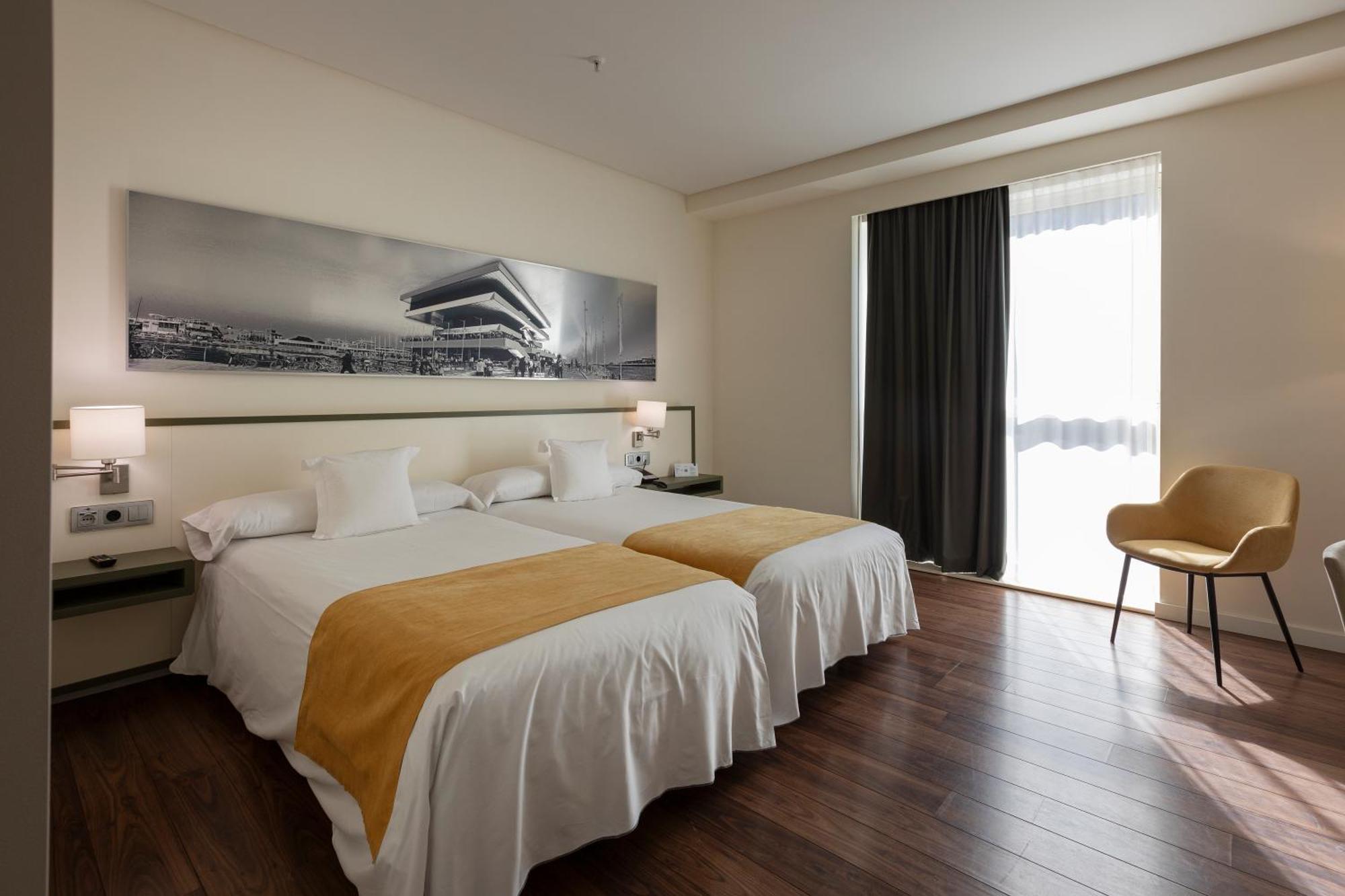 Hotel Primus Valenza Esterno foto