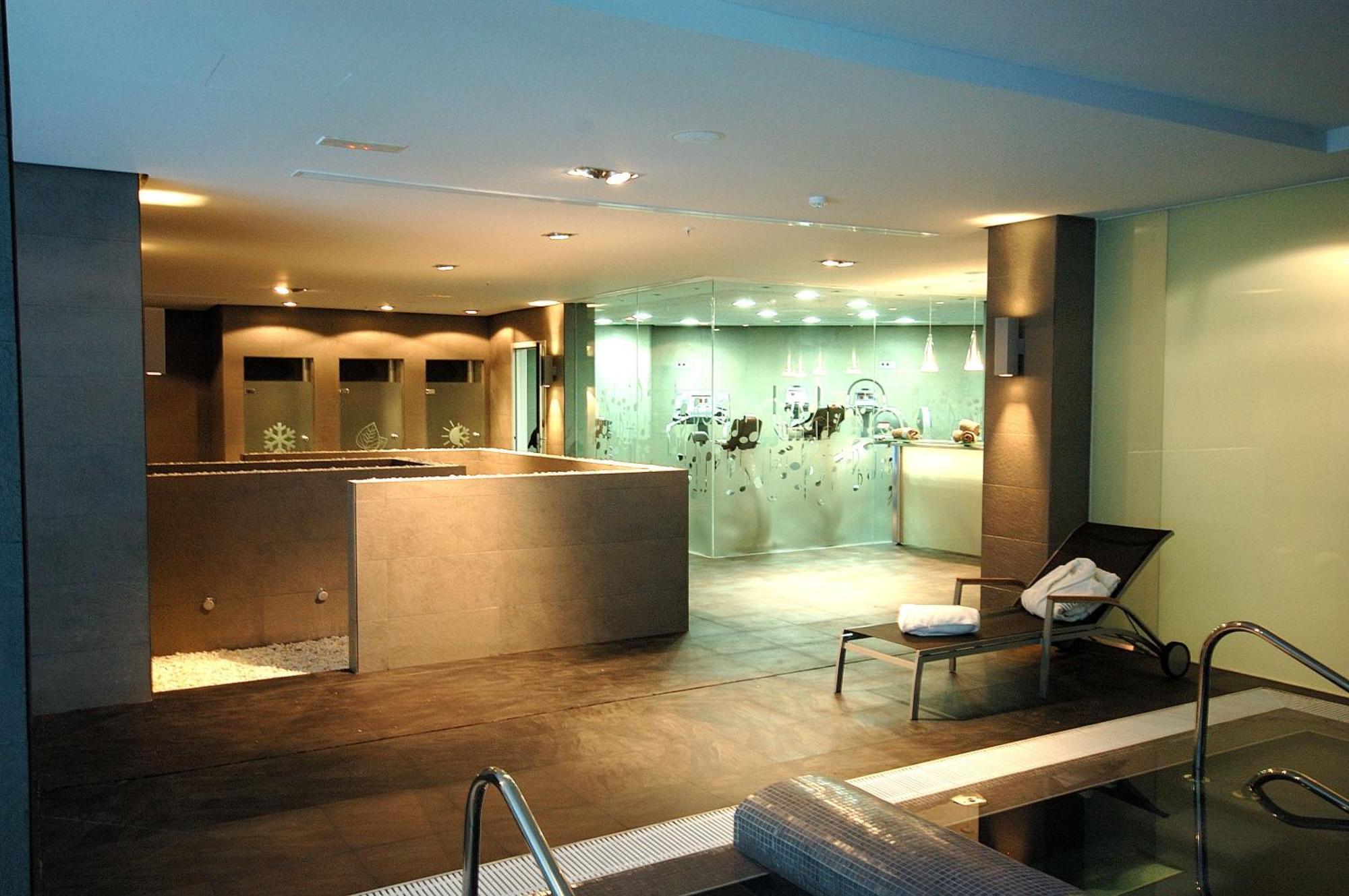 Hotel Primus Valenza Esterno foto