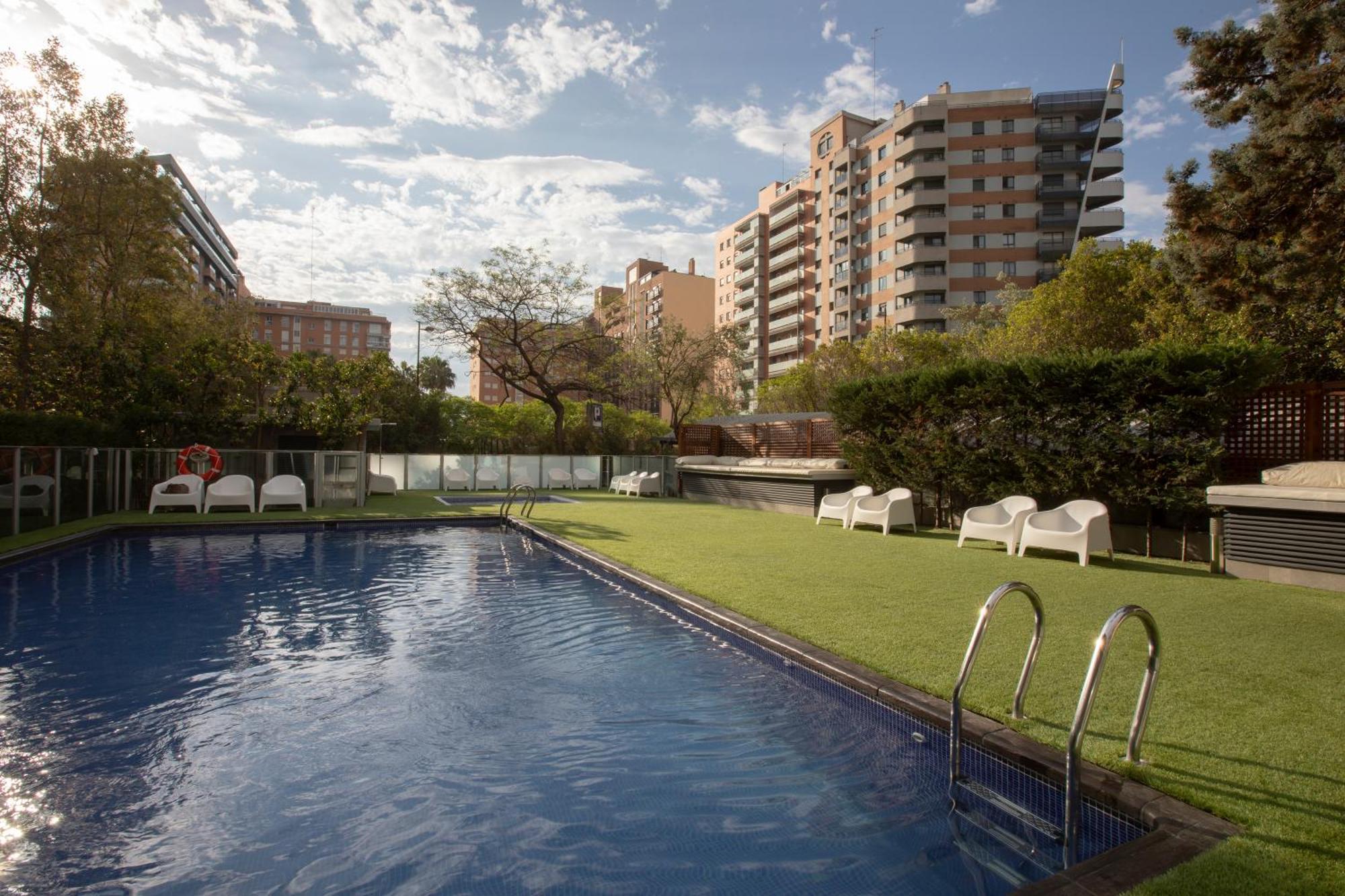 Hotel Primus Valenza Esterno foto