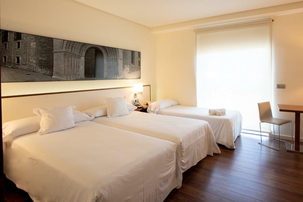 Hotel Primus Valenza Esterno foto